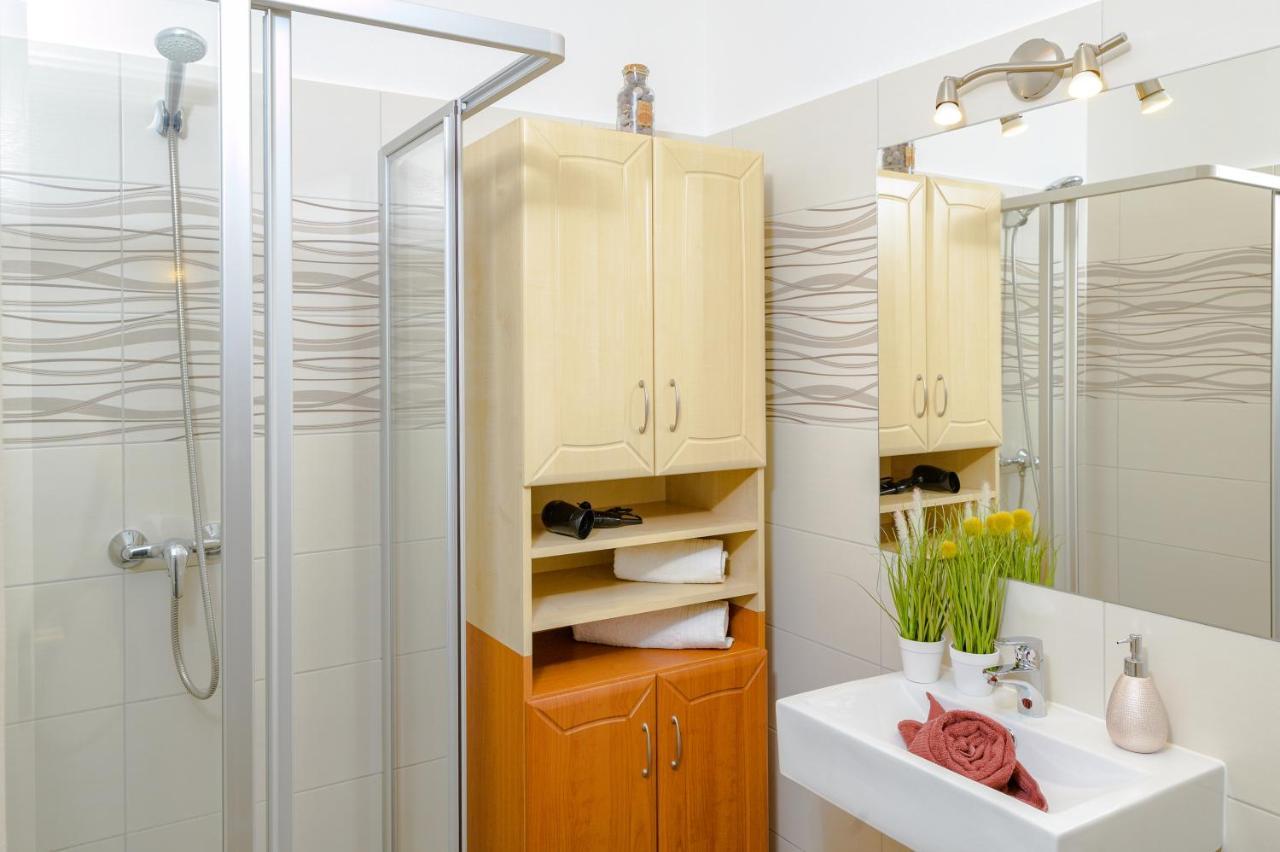 ILLÉS Apartmanok II. Hajduszoboszlo Bagian luar foto