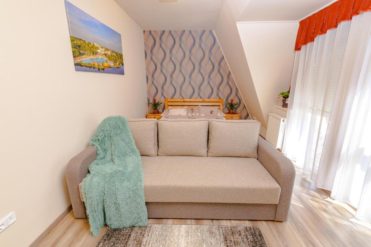 ILLÉS Apartmanok II. Hajduszoboszlo Bagian luar foto