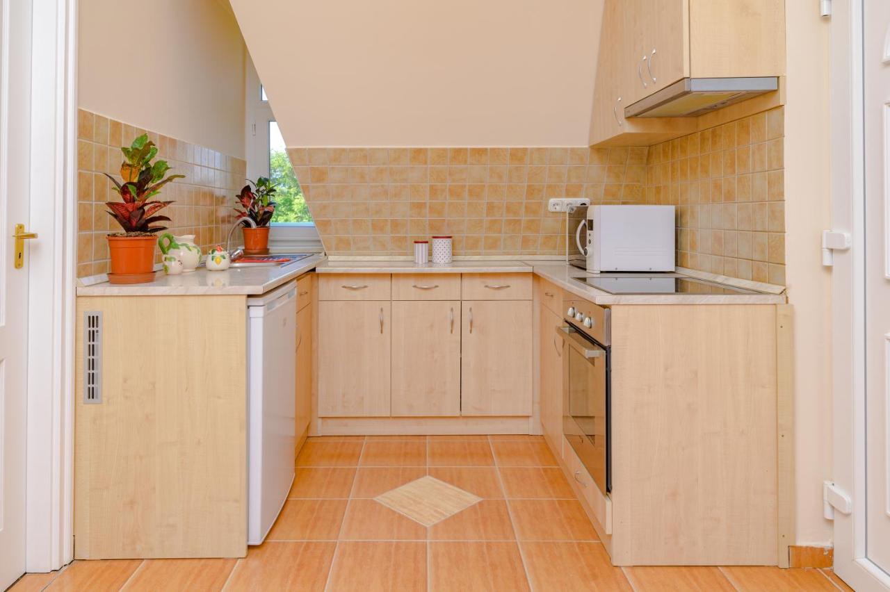 ILLÉS Apartmanok II. Hajduszoboszlo Bagian luar foto