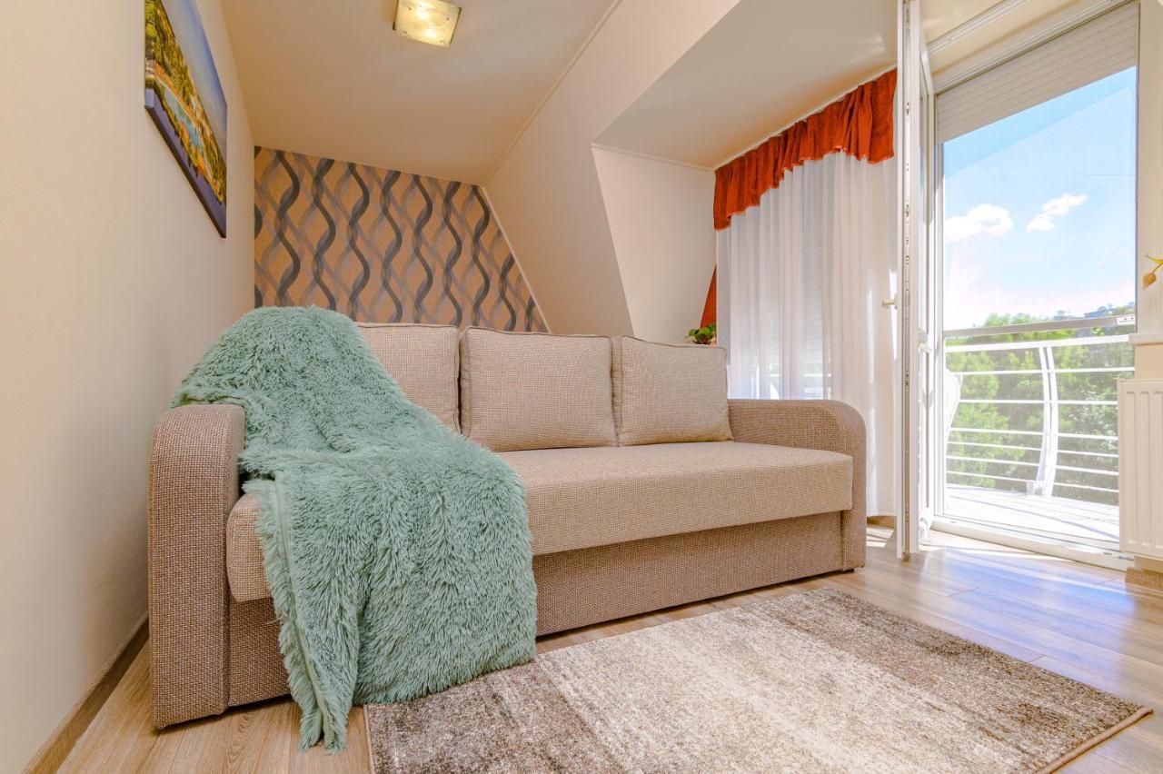 ILLÉS Apartmanok II. Hajduszoboszlo Bagian luar foto