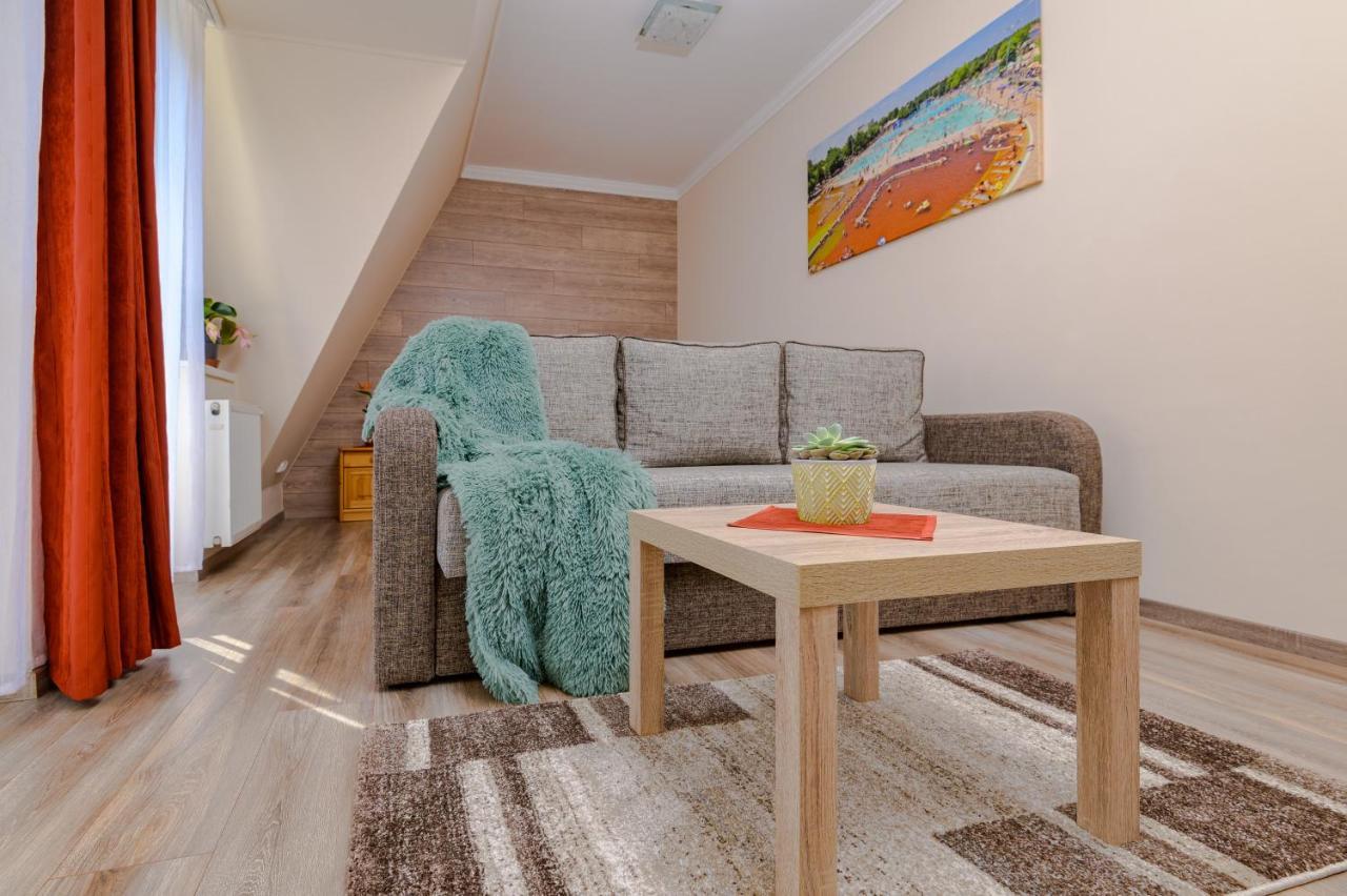 ILLÉS Apartmanok II. Hajduszoboszlo Bagian luar foto