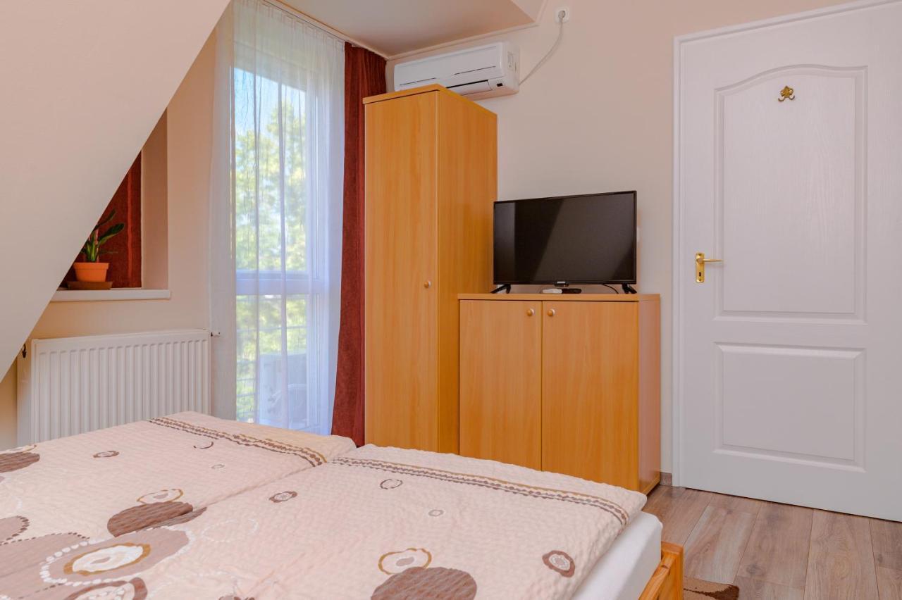 ILLÉS Apartmanok II. Hajduszoboszlo Bagian luar foto